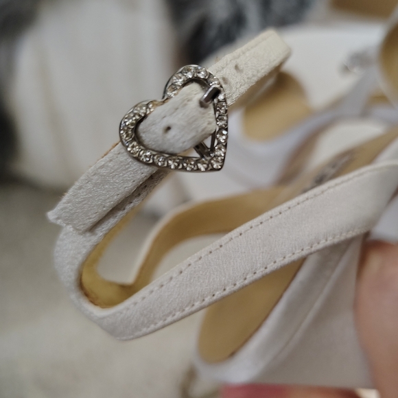 🆕⭐ Badgley Mischka Soft White Platform Sandal Heels - Picture 10 of 16
